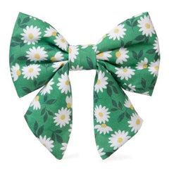 The Foggy Dog Comin Up Daisies Green Lady Bow
