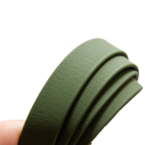 Front Image of Olive Green Leash, Zoomed In